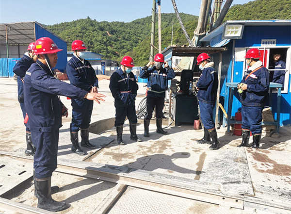 陜煤建設(shè)礦建三公司崔木臨時改絞工程順利通過驗(yàn)收