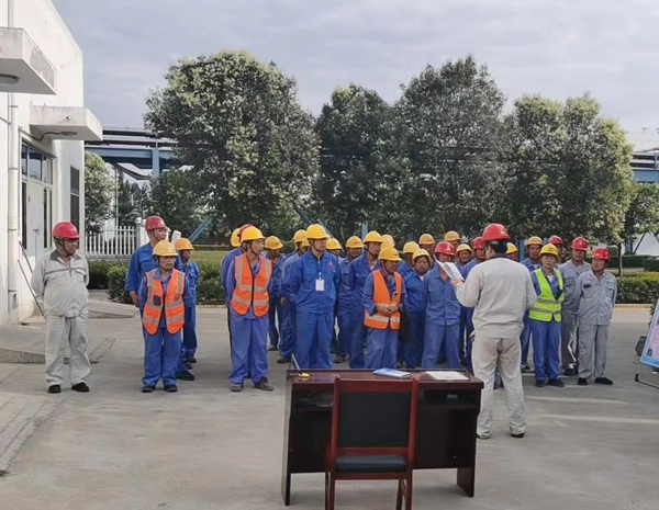 致敬堅(jiān)守崗位的勞動者