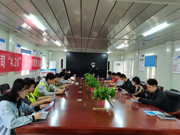 陜煤建設(shè)咸陽分公司灃西新城第五學(xué)校項(xiàng)目積極開展交通安全知識(shí)教育活動(dòng)