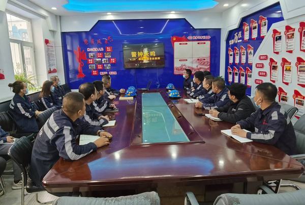 陜煤建設(shè)洗選煤運(yùn)營公司為節(jié)日安全生產(chǎn)注入三顆“定心丸”