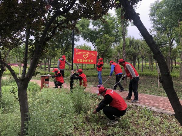 陜煤建設(shè)澄合分公司發(fā)揚志愿服務(wù)精神助力環(huán)境保護