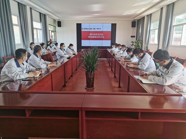 陜煤建設(shè)天工公司渭陽佳苑項(xiàng)目：模擬演練+觀警示片 “觸動(dòng)”員工安全心