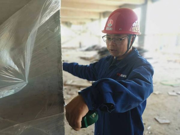 雷厲風行鐵腳板 剛中柔外秀才哥