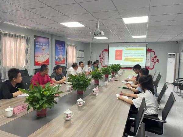 陜煤建設(shè)礦建二公司“安全生產(chǎn)月”落實責(zé)任“講安全”