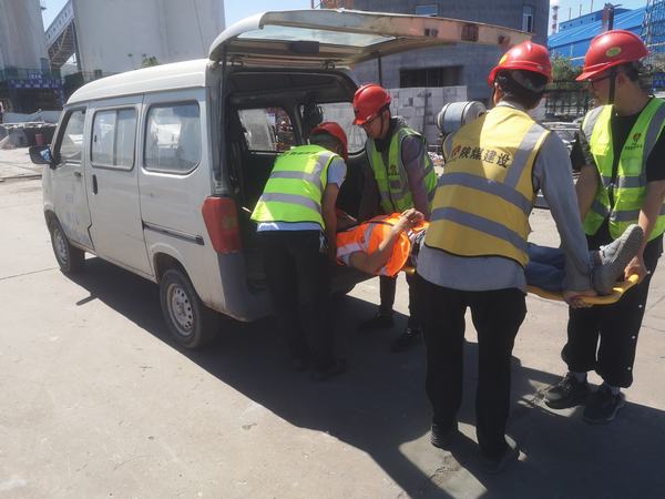 陜煤建設(shè)銅煤公司:基層項目部突發(fā)事件應(yīng)急演練活動正在進(jìn)行時