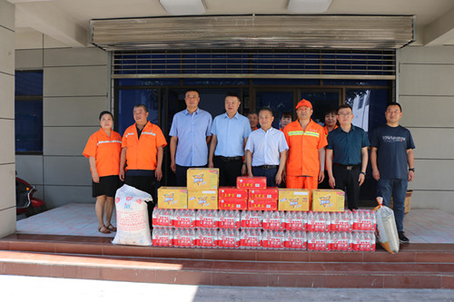 陜煤建設(shè)川耀公司：開展“暖民心  送清涼”慰問活動(dòng)