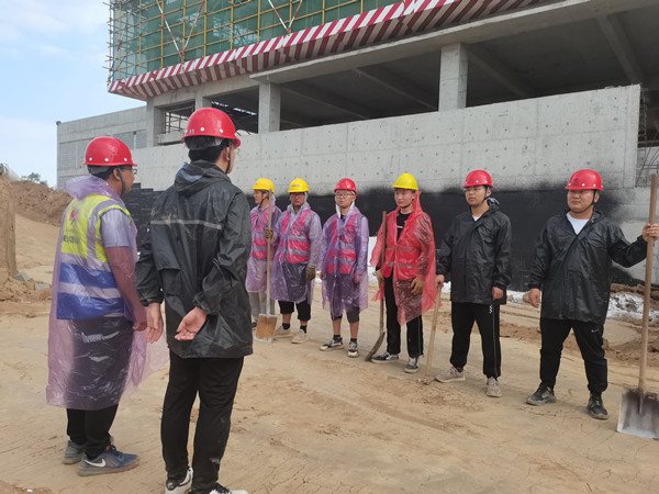 陜煤建設(shè)咸陽(yáng)公司第九項(xiàng)目部:開(kāi)展防汛應(yīng)急演練，增強(qiáng)防汛防澇各環(huán)節(jié)銜接硬度