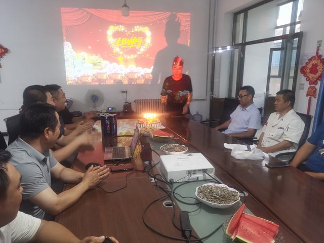 陜煤建設(shè)銅煤公司第二十一項目部為員工過集體生日