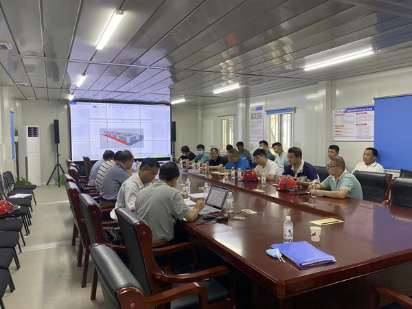 灃西新城第五學(xué)校項目超危大工程-非標準吊籃順利通過專家驗收