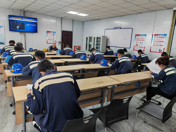 陜煤建設(shè)洗選煤運(yùn)營公司紅柳林洗煤廠項(xiàng)目部：暢通機(jī)電“毛細(xì)血管，護(hù)好安全“大心臟”