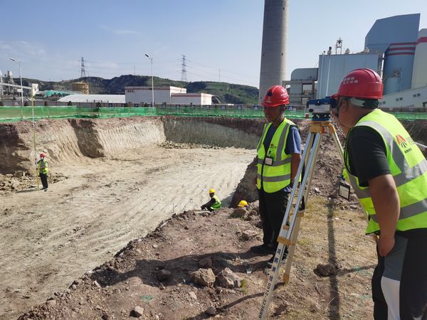 陜煤建設(shè)天工公司施工前沿以高溫“烤”驗(yàn)，“暑”寫勞動畫卷