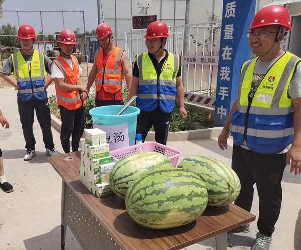 陜煤建設(shè)咸陽(yáng)分公司第九項(xiàng)目部:不服“暑”，戰(zhàn)高溫