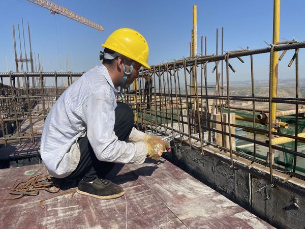 陜煤建設韓城分公司：不服“暑”！他們和太陽肩并肩