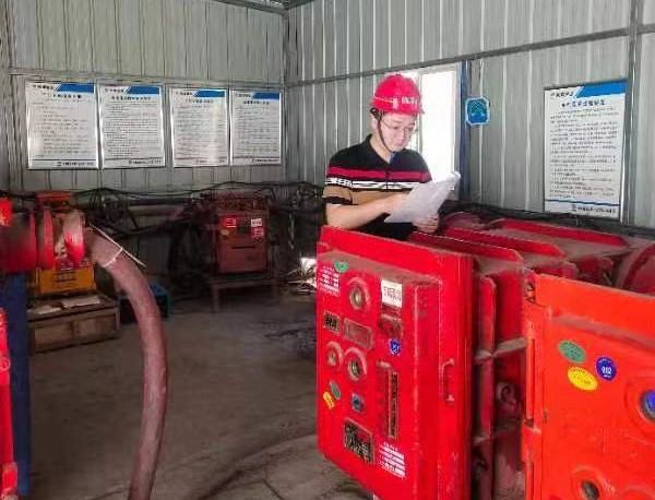 陜煤建設(shè)礦建二公司第二項(xiàng)目部開展提升機(jī)電運(yùn)輸安全管理工作