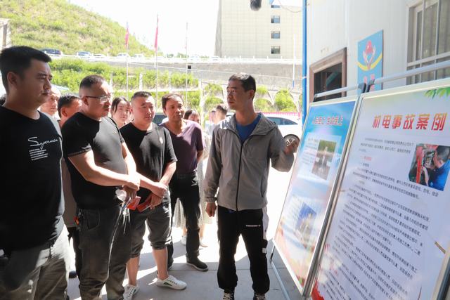 陜煤建設(shè)礦建二公司開展“飛揚(yáng)青春 獻(xiàn)禮二十大”志愿者活動