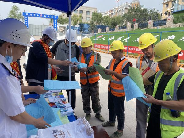 陜煤建設(shè)銅煤公司：第五項目部開展“安全沒有旁觀者 你我都是踐行人”普法宣傳活動