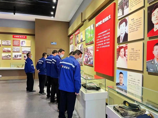 陜煤建設(shè)澄合分公司第十二項(xiàng)目部開(kāi)展“喜迎二十大 建功新時(shí)代”紅色教育活動(dòng)