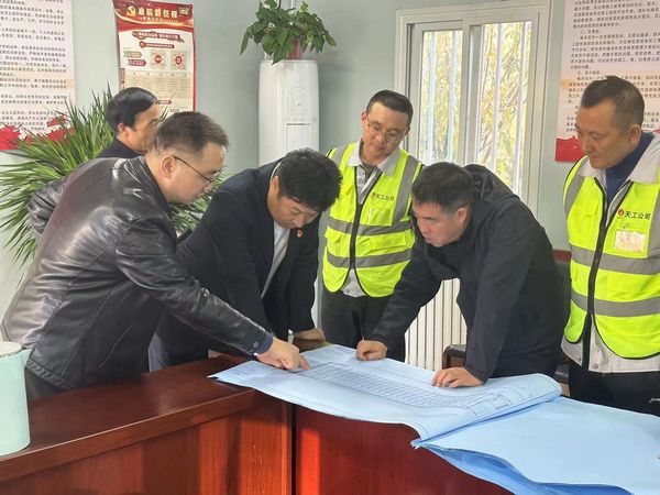 黃陵建莊礦業(yè)有限公司總經(jīng)理蘇小衛(wèi)蒞臨陜煤建設天工公司建莊項目部檢查指導工作