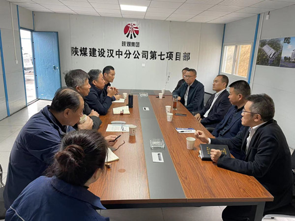 四川省自貢市貢井區(qū)區(qū)委書記張洪濤對自貢龐源智能塔機制造項目督導檢查