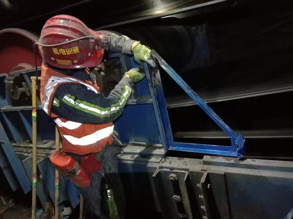 陜煤建設(shè)機(jī)電安裝公司順利完成沙梁礦安裝工程并運(yùn)轉(zhuǎn)