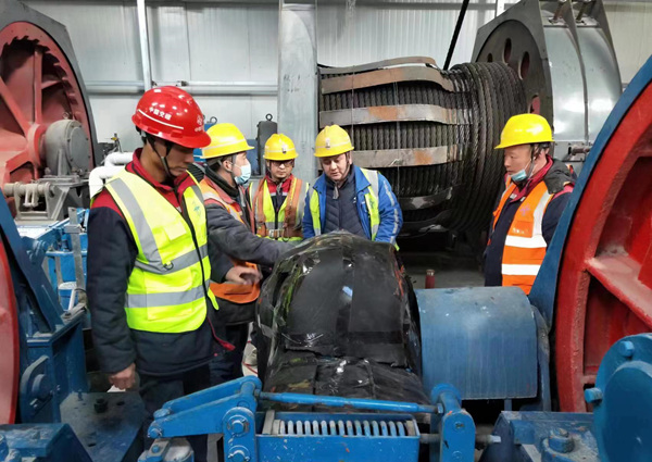 陜煤建設(shè)礦建三公司：雙管齊下，筑牢年終安全生產(chǎn)防線