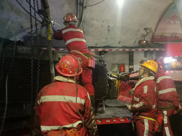 陜煤建設(shè)機(jī)電安裝公司提前5小時(shí)完成5項(xiàng)檢修任務(wù)