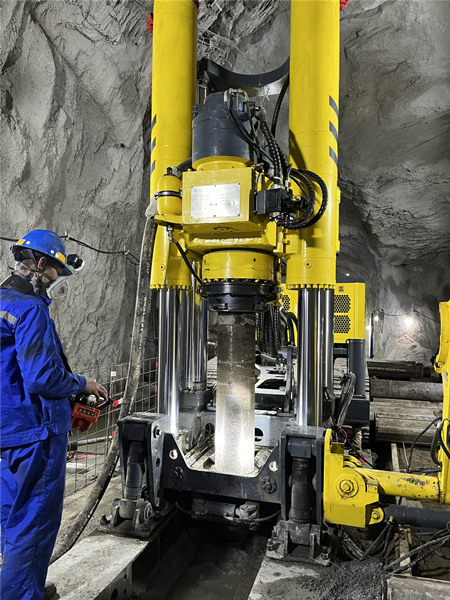 陜煤建設(shè)礦建三公司：“重器出征”顯神威