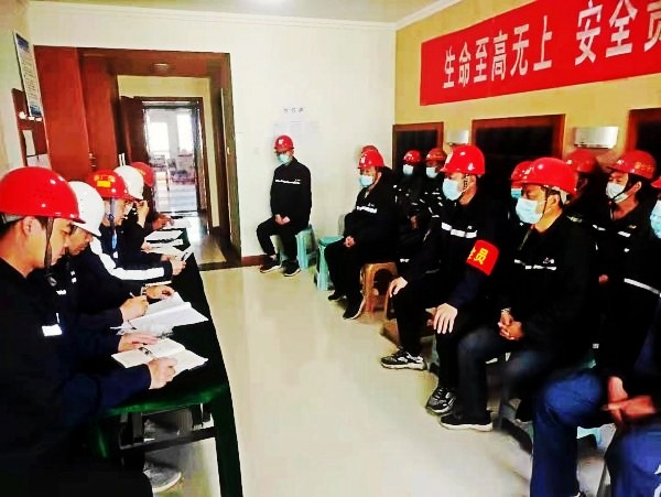 陜煤建設(shè)澄合分公司第一機(jī)電安裝項(xiàng)目部拉弓滿(mǎn)弦全力跑好開(kāi)局起步“第一棒”