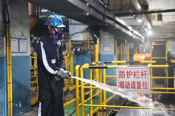 陜煤建設(shè)洗選煤運(yùn)營公司紅柳林洗煤廠項(xiàng)目部：“三拳出擊”打好環(huán)保標(biāo)準(zhǔn)化“組合拳”