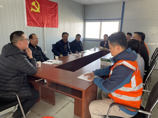 陜煤建設(shè)天工公司新疆第一項(xiàng)目部：召開座談會(huì)，青年員工士氣高