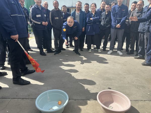 敬勞動(dòng)光榮   贊勤奮美麗