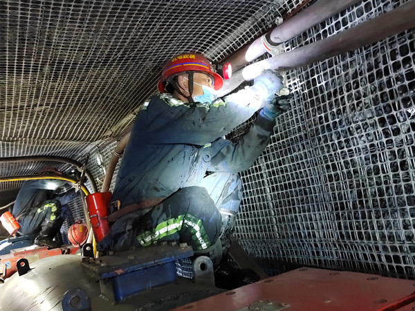 為堅(jiān)守崗位的機(jī)電安裝人點(diǎn)贊！