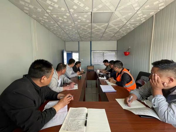 陜煤建設(shè)天工公司新疆第一項(xiàng)目部：工資有“薪”招，培訓(xùn)用“新”招，管理用“心”招納勞務(wù)派遣工