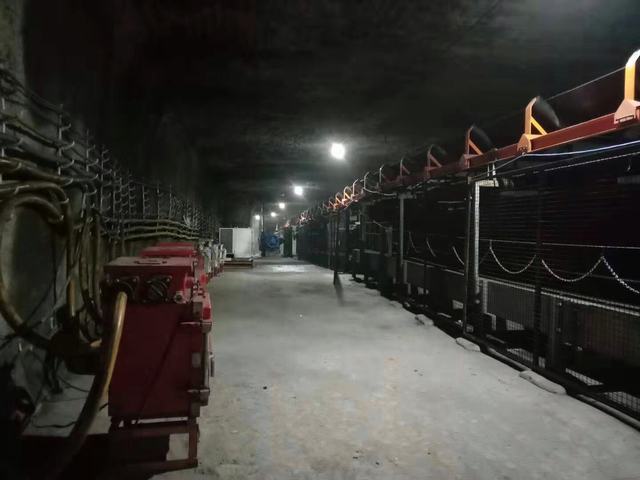 陜煤建設韓城分公司張家峁項目部圓滿完成2204膠運順槽帶式輸送機安裝工程