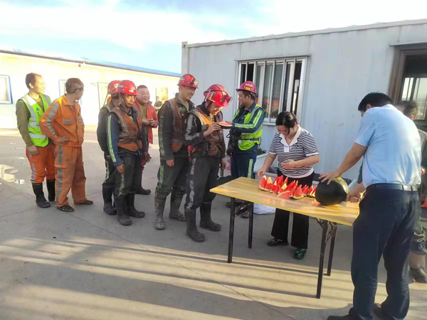 陜煤建設(shè)機(jī)電安裝公司：“花式”助平安，巾幗在行動