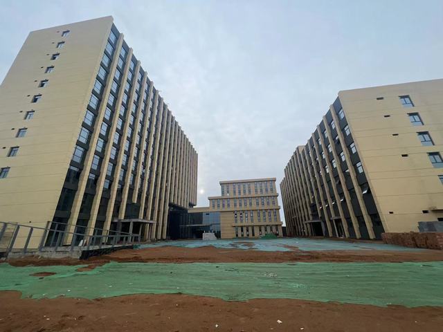 陜煤建設(shè)韓城分公司：張家峁礦業(yè)有限公司2-2煤開采配套行政福利設(shè)施項(xiàng)目順利通過竣工驗(yàn)收