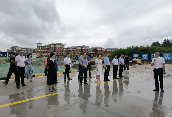 漢陰縣縣委書記劉飛霞一行蒞臨漢陰縣實(shí)驗(yàn)中學(xué) 二期建設(shè)工程項(xiàng)目現(xiàn)場(chǎng)調(diào)研指導(dǎo)工作
