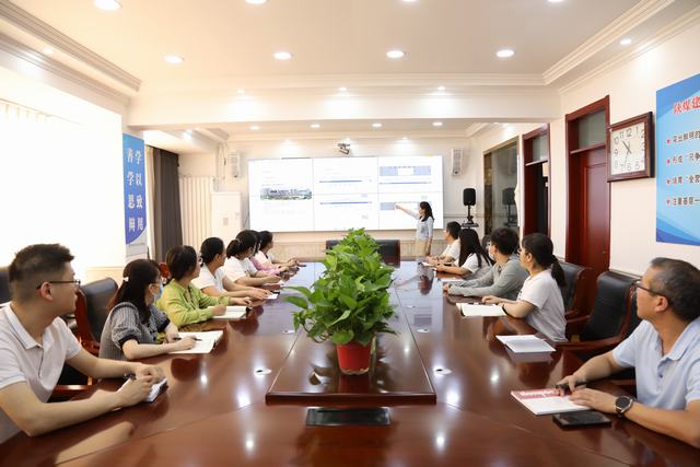 陜煤建設(shè)韓城分公司踐行“四個倡導(dǎo)”見實(shí)效之倡導(dǎo)做一名服務(wù)型機(jī)關(guān)人員