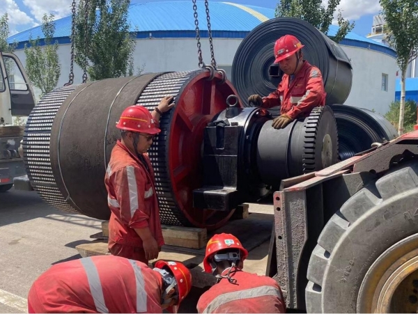 陜煤建設(shè)機(jī)電安裝公司曹家灘項(xiàng)目部秋高氣爽施工忙
