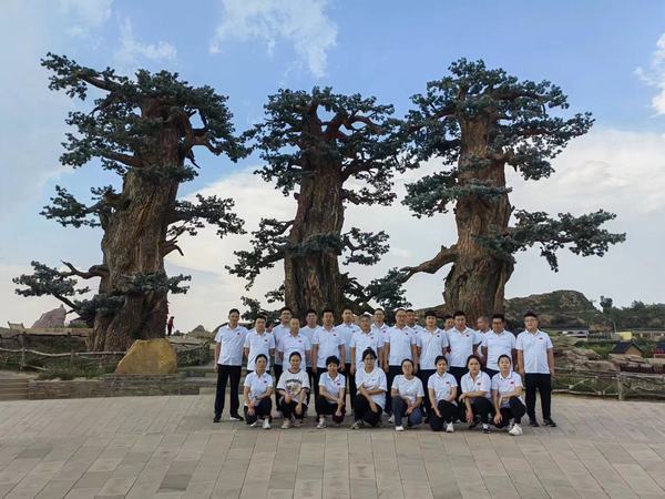 陜煤建設(shè)煤礦運(yùn)營(yíng)服務(wù)分公司：開(kāi)展“放飛心情  健行健康”健步走活動(dòng)