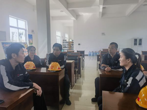 陜煤建設(shè)洗選煤運(yùn)營公司神渭蒲城運(yùn)營項(xiàng)目部:“談心”聚合力 “對話”助管理