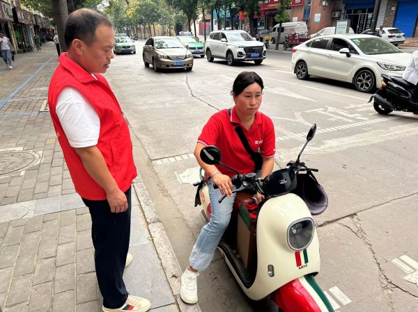 陜煤建設(shè)機(jī)電安裝公司：交通文明勸導(dǎo)，我們?cè)凇奥贰鄙?></div>
                                <div   id=