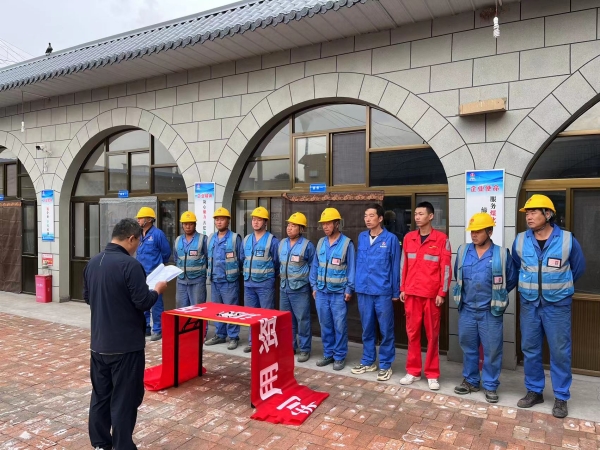 陜煤建設(shè)機(jī)電安裝公司涼水井項(xiàng)目部環(huán)?；顒?dòng)在行動(dòng)