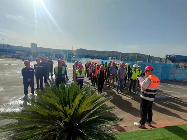 陜煤建設(shè)咸陽分公司第八項(xiàng)目部開展高處墜落應(yīng)急演練