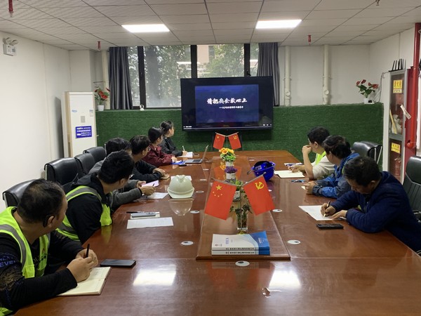 陜煤建設(shè)銅煤公司第十五項(xiàng)目部開展:“安全理念記心中、安全生產(chǎn)促發(fā)展”專題教育活動