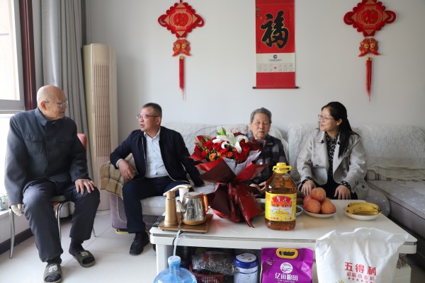 陜煤建設(shè)機(jī)電安裝公司：九九重陽節(jié)，濃濃敬老情