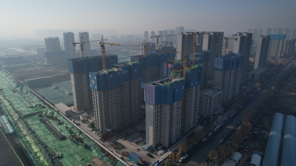 陜煤建設(shè)渭南分公司：暖冬時節(jié)喜迎白樺林悅項目主體封頂