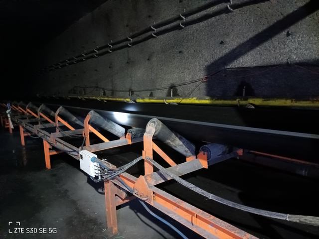 陜煤建設(shè)韓城分公司張家峁項目部圓滿完成4215膠運順槽帶式輸送機安裝工程