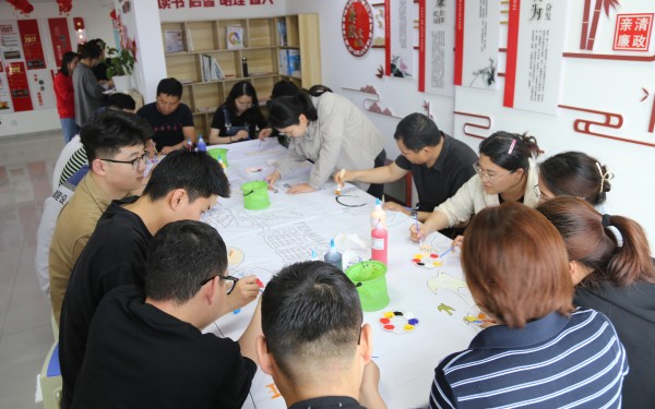 陜煤建設(shè)咸陽分公司開展“凝心聚力，多彩五一”趣味游戲活動(dòng)