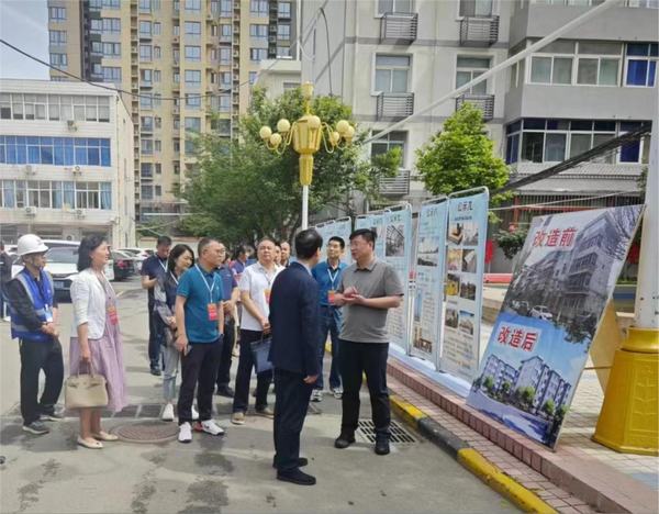 西安市新城區(qū)人大代表、政協(xié)委員蒞臨陜煤建設(shè)新城公司干休所項目進行調(diào)研